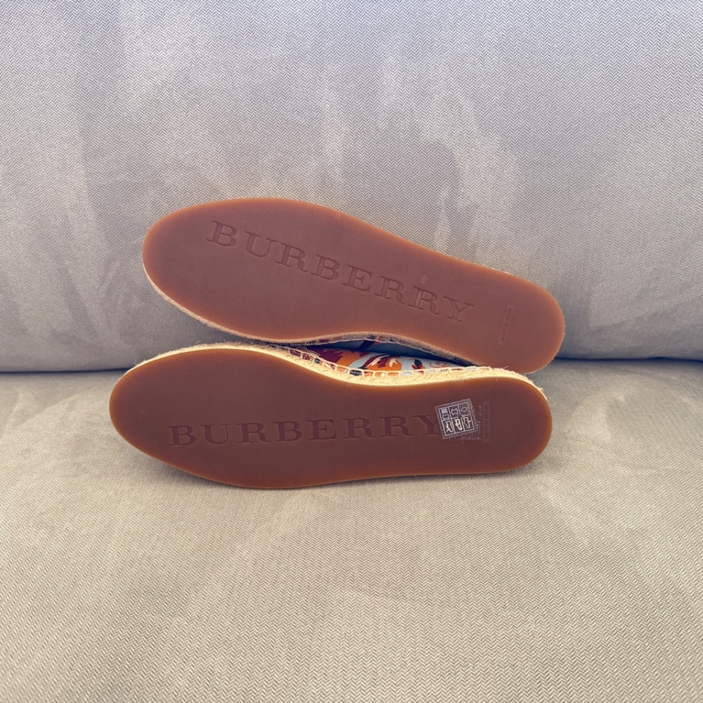 Burberry Multicolor Canvas Floral Hodgeson Espadrille Flats - Picture 9 of 9